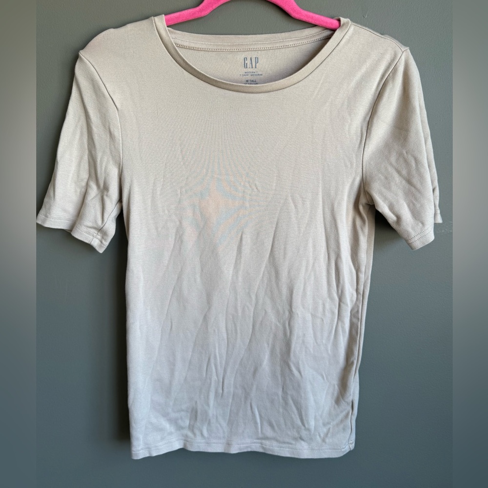 GAP women’s Beige Modern T-Shirt medium tall